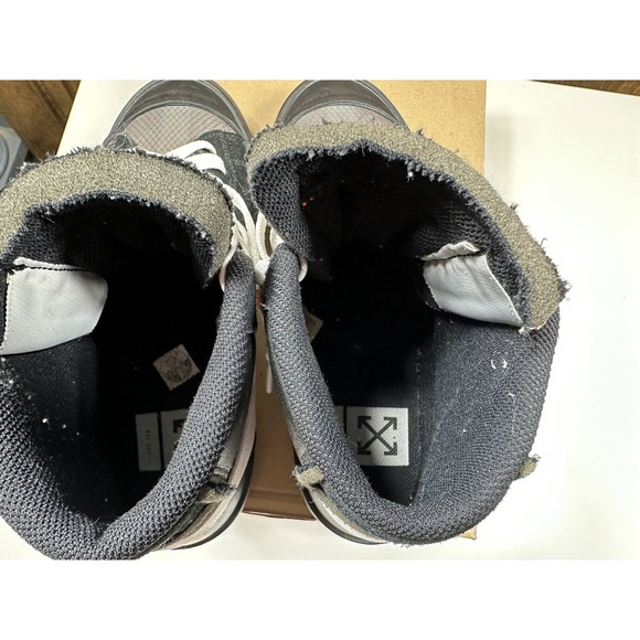 Athletic_Shoes
